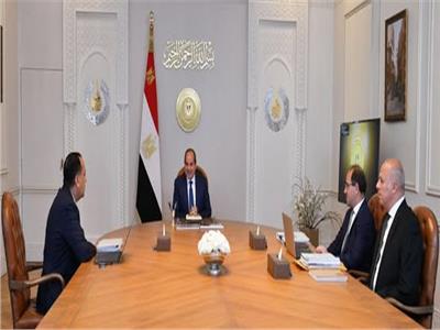 جانب من اجتماع السيد الرئيس مع رئيس الوزراء ووزير المالية