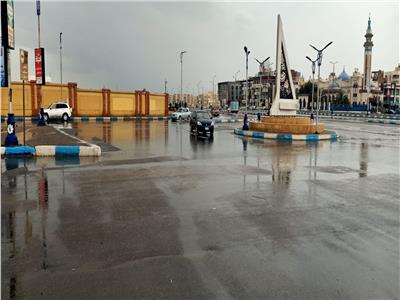 أمطار متوسطة إلى غزيرة بالسويس 