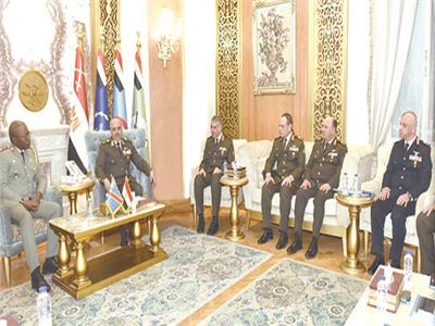 الفريق أحمد خليفة يلتقى رئيس هيئة الأركان بالكونغو الديمقراطية