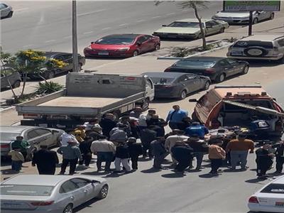 إصابته خطيرة.. طفل يهرب من الكلاب في السويس لتصدمه سيارة 