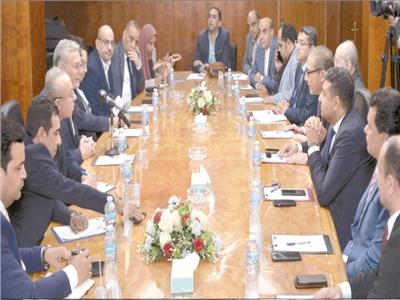 الرئيس السيسى يضع احتياجات المواطن فى مقدمة أولوياته.. والأزمة الحالية حولت مصر لمركز إقليمى للطاقة