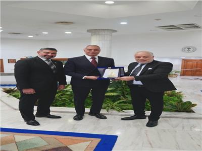 النائب ياسر جلال يثمن الأداء المهني المتميز لمصر للطيران