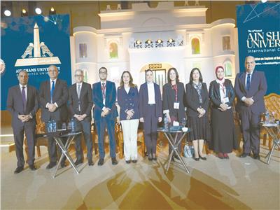 المشاركون فى ندوة الإعلام و بناء الوعى ضمن المؤتمر الدولى لجامعة عين شمس
