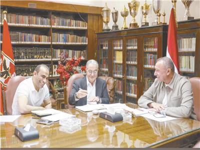 الخطيب يناقش «خطة التصحيح» فى الأهلى