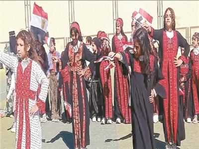 عروض فنية ولوحات وطنية تجسد التضحيات فى المحافظات