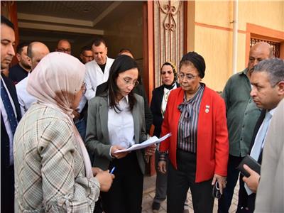 خلال جولة بالبحيرة.. نائب وزير الصحة توجه بتفعيل ممارسات «الساعة الذهبية»