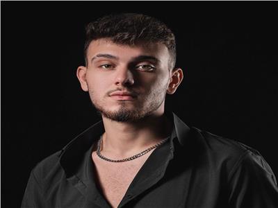 الشامي يكشف تفاصيل صعبة عن حياة اللجوء ووفاة شقيقه