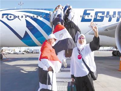 مغادرة أولى أفواج حجاج القرعة إلى مكة المكرمة