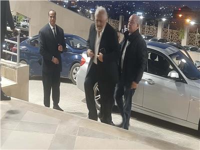 خالد زكي يصل عزاء هاني شاكر بمسجد أبو شقة