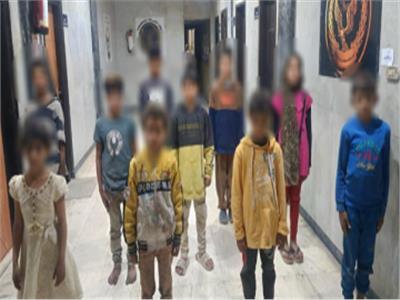 استغلال أطفال أحداث في أعمال التسول وبيع السلع