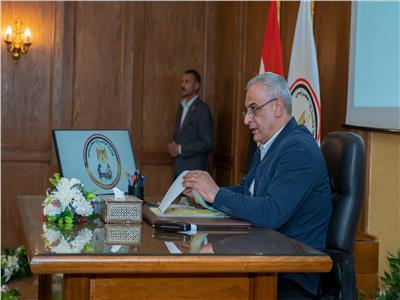 وزير الإنتاج الحربي يتابع الأداء المالي والإنتاجي للشركات التابعة