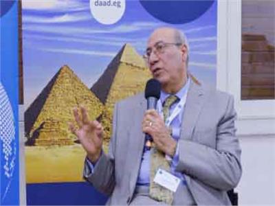 د. عكاشة الدالى