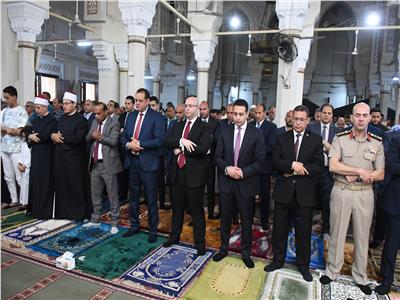  محافظ الفيوم يؤدي صلاة عيد الأضحى المبارك بمسجد ناصر الكبير