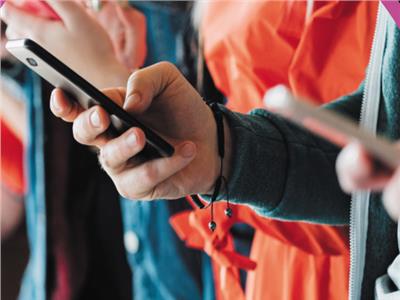 وهم الكمال ووباء الوحدة كواليس التطبيع مع الانتحار فى الغرف المظلمة