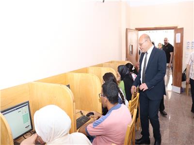 رئيس جامعة سوهاج: الإختبارات الإلكترونية أحد أهم أهداف التحول الرقمي