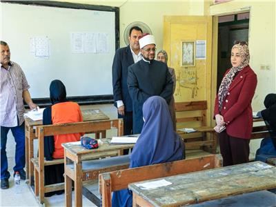 متابعة مكثفة في امتحان الرياضيات البحتة للقسم العلمي بالثانوية الأزهرية