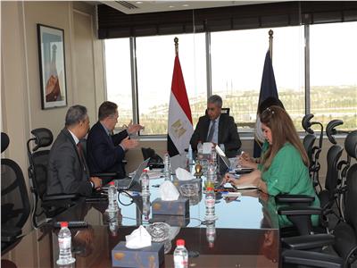 وزير السياحة والآثار يبحث مع رئيس «سينيك الدولية» فرص الاستثمار في السياحة النيلية والبحرية   