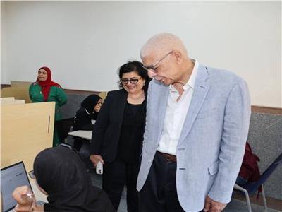 رئيس جامعة المنوفية يتفقد لجان امتحانات جامعة المنوفية الأهلية 
