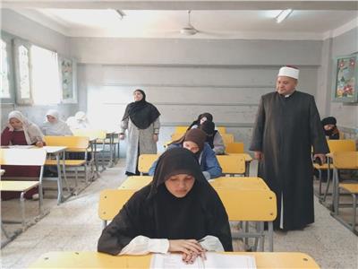 رئيس منطقة القليوبية الأزهرية يتابع سير الامتحانات ويؤكد توفير الأجواء الملائمة للطلاب