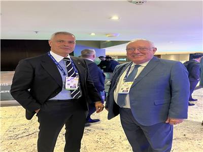 مصر للطيران تبحث تحديات الصناعة