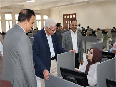 رئيس جامعة المنوفية يشيد 