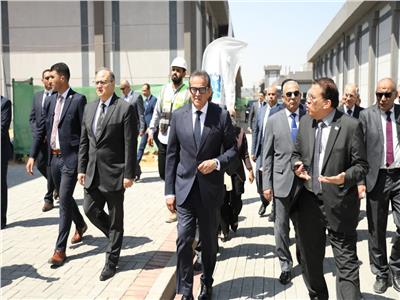 وزير الصحة يتفقد مدينة اللقاحات والبيوتكنولوجي