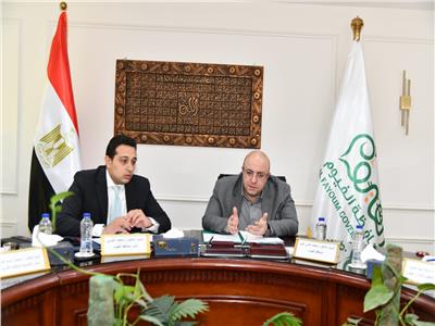 محافظ الفيوم يترأس لجنة المقابلات