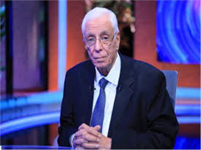 الدكتور حسام موافي، أستاذ الحالات الحرجة بكلية طب قصر العيني،