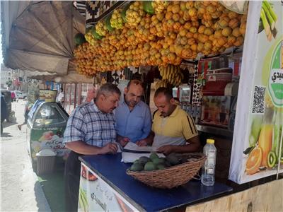 الحملات التفتيشية والرقابية على محال تصنيع عصير القصب