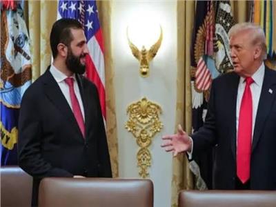 ترامب: أقترب من تسليم ملف "حزب الله" لسوريا ومنح القوة للشرع