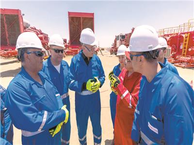 وزير البترول خلال جولته التفقدية