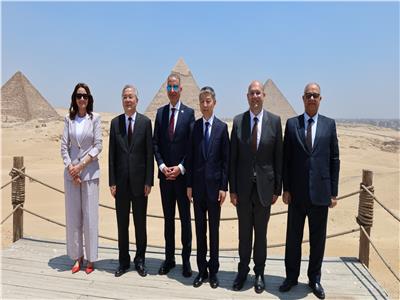 محافظ الجيزة يصطحب وفد مدينة نانجينج