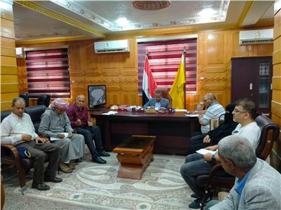 اجتماع موسع بمركز الحسنة لتطوير الخدمات