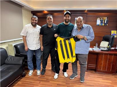 ميدو جابر لاعبا في المقاولون العرب