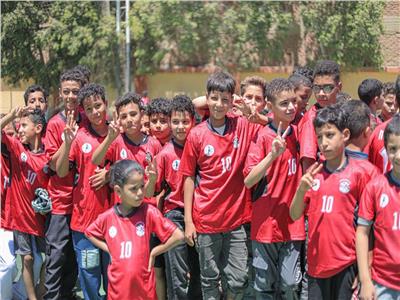  توزيع 300 تيشرت منتخب مصر
