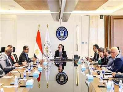 خلال الاجتماع