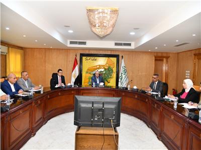 محافظ الفيوم لن نسمح بأى تباطؤ فى تنفيذ مشروعات القرض الأوروبى 