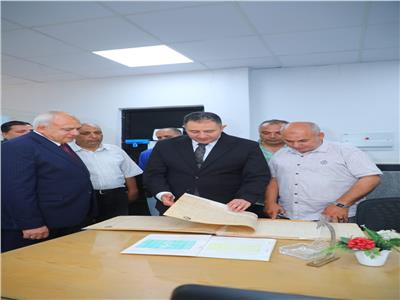 محافظ دمياط يتابع منظومة العمل بالمركز 