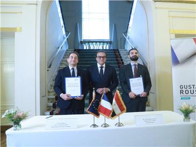 جانب من فعالية التوقيع  