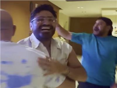تامر حسني يحتفل بفوز الفراعنة