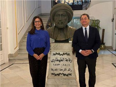 وزيرة الثقافة تلتقي السفير الفرنسي بالقاهرة