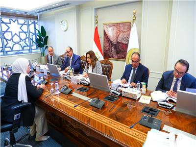 وزيرة التنمية المحلية والبيئة الانتهاء من مقابلة  المتقدمين لاختيار 23 قيادة جديدة