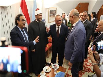 محافظ الإسكندرية يفتتح جناح الأزهر بمعرض مكتبة الإسكندرية الدولي للكتاب 