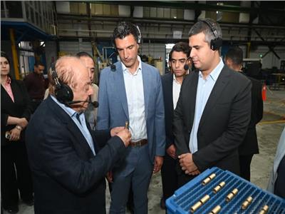  المهندس خالد هاشم وزير الصناعة خلال الجولة
