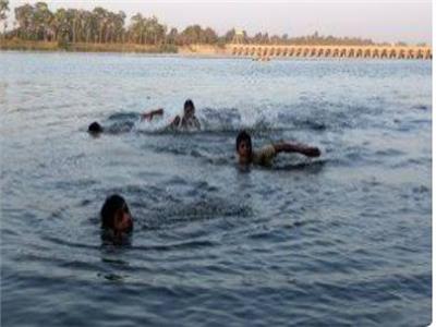انتشال جثة شاب بعد غرقه في نهر النيل بنجع حمادي 