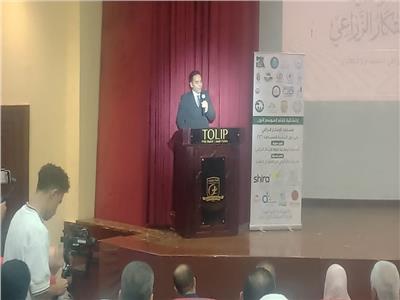  د على عبدالعزيز