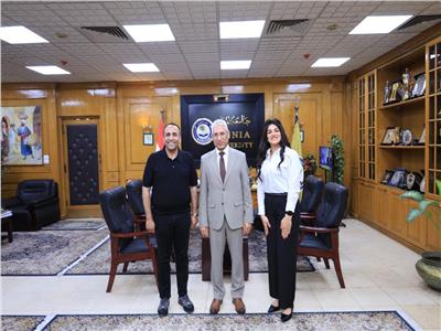 رئيس جامعة المنيا يلتقي رئيس مجلس أمناء جامعة اللوتس 