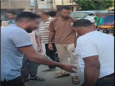 جانب من الفيديو المتداول لمحاولة اختطاف سيدة