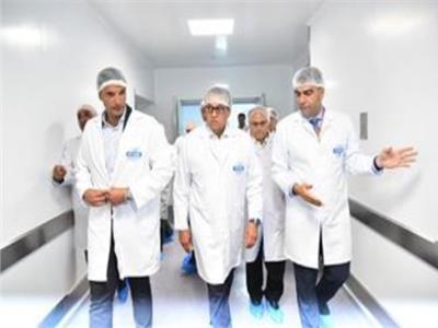 وزير الصحة اثناء افتتاحه مصنع «إيبيكو 3»