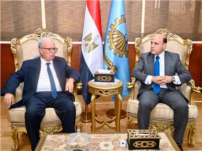 نائب رئيس الوزراء للشؤون الاقتصادية يلتقي محافظ الغربية 